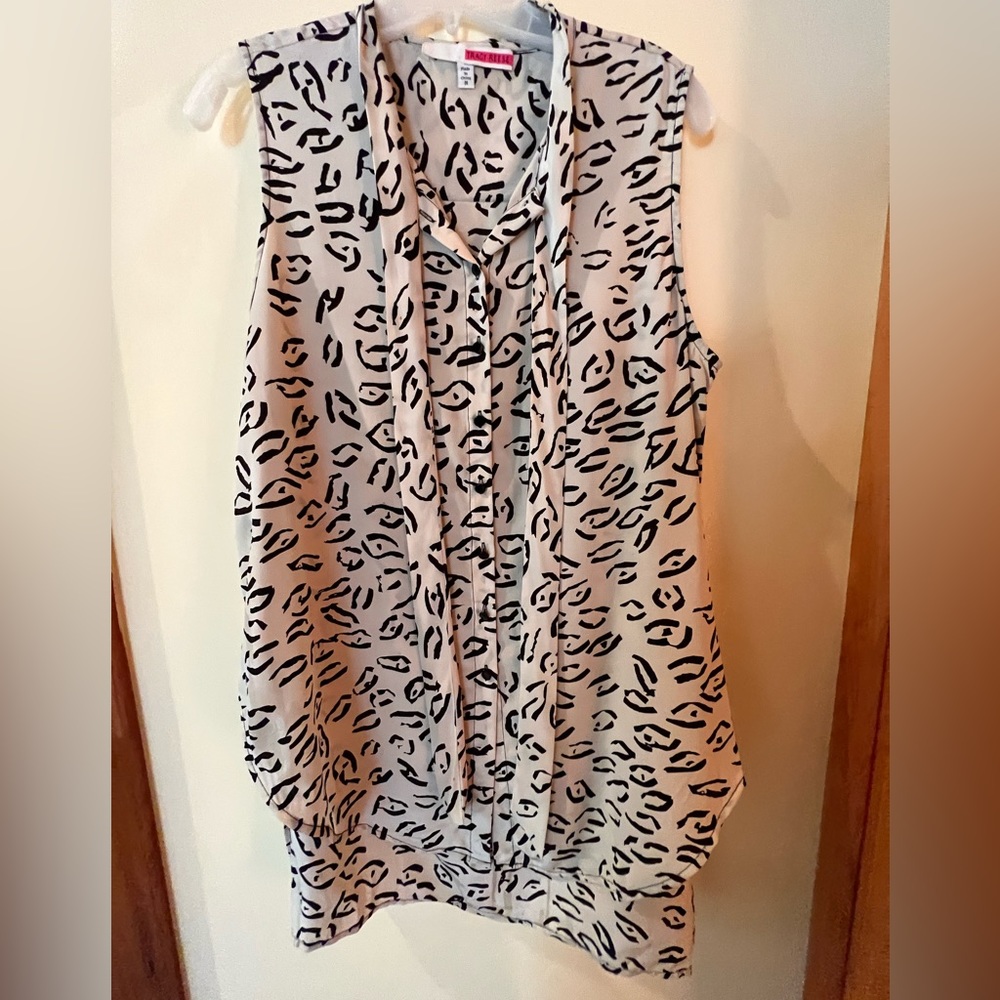 Tracy Reese, size M, beige, 100% silk button down tunic
